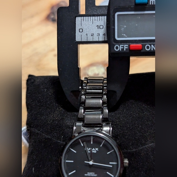 Classic OMAX Designer Waterproof Stainless Steel Rhodium Pltd Dress lady's watch - Picture 5 of 7